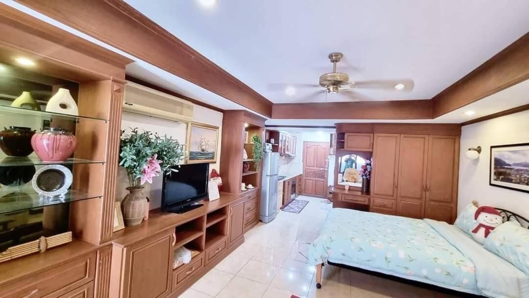 Yensabai Condotel 250 Metres To Walking Street Pattaya ภายนอก รูปภาพ